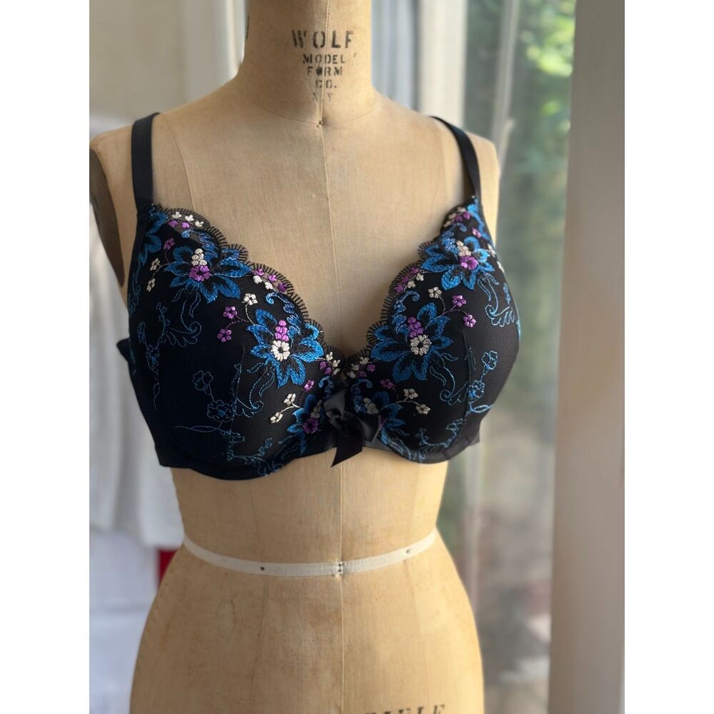 NWT Savage x Fenty Wallflower Padded Pushup Black Lace Floral Bra Size 40 DD